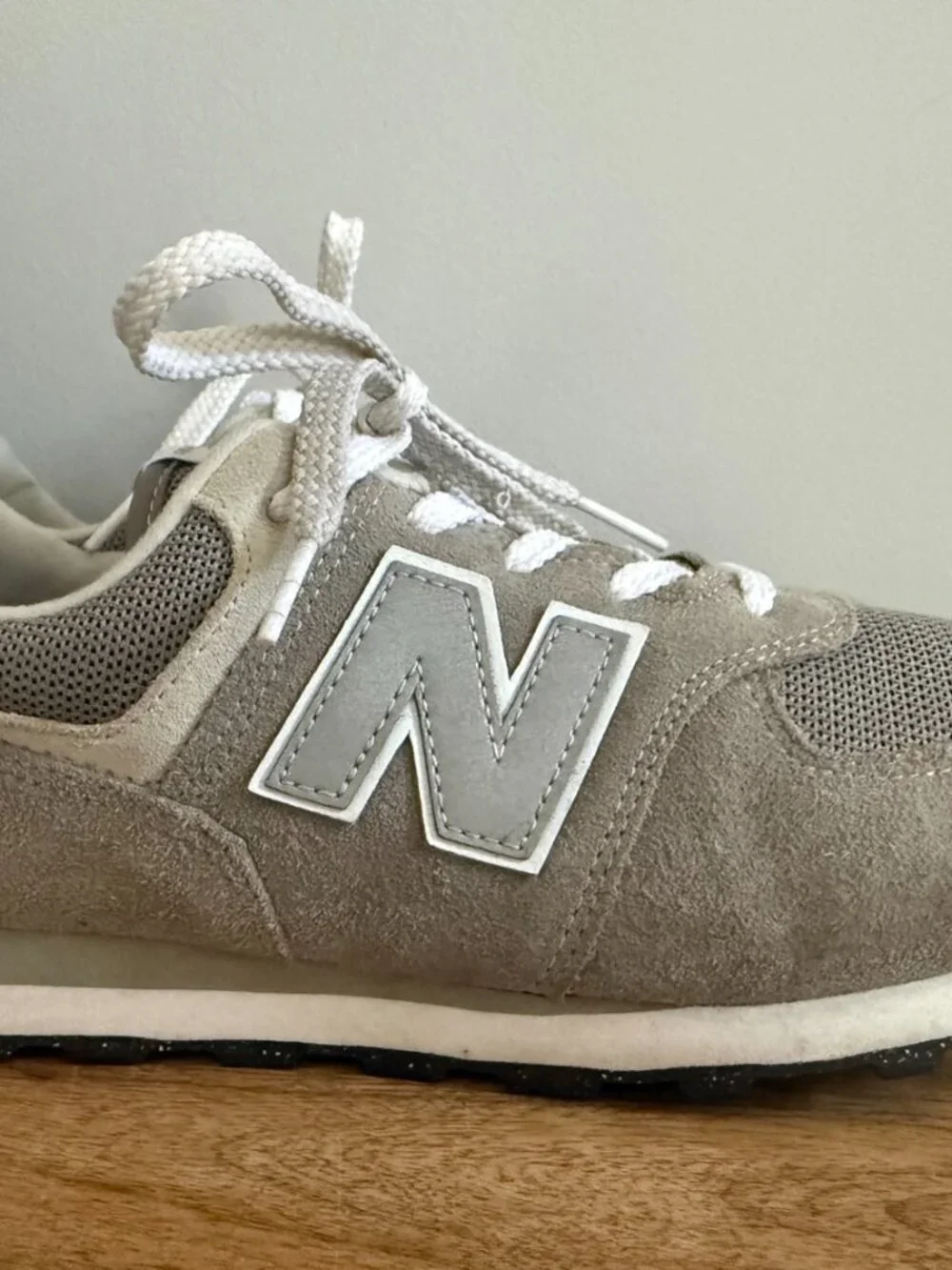 Men's Size 7 - New Balance 574 Classic - Grey - Gently Used - Picture 2 of 5